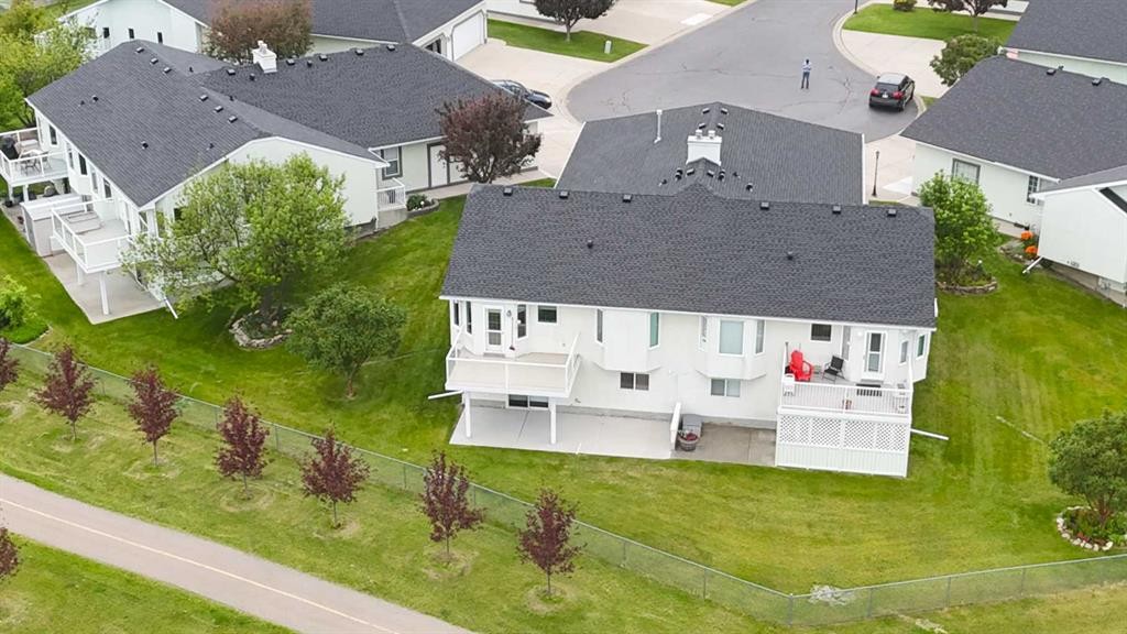 33 Strathmore Lakes Bay, Strathmore, AB - Outdoor With Deck Patio Veranda