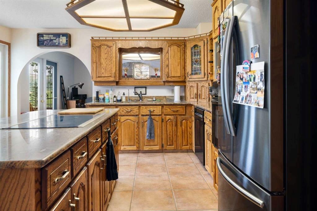 Range Rd 231, Rural Vulcan County, AB - Indoor Photo Showing Kitchen