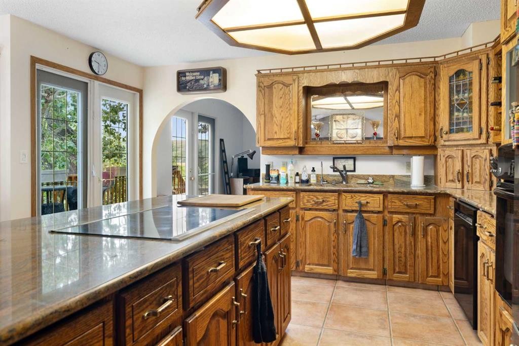 Range Rd 231, Rural Vulcan County, AB - Indoor Photo Showing Kitchen
