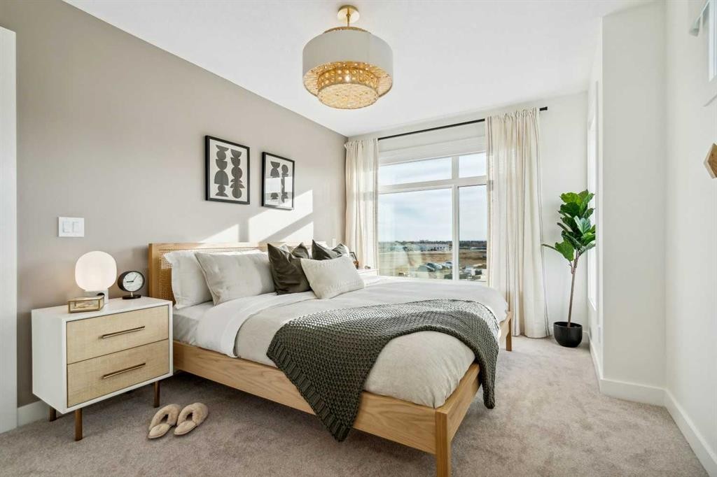 171 Dieppe Drive Sw, Calgary, AB - Indoor Photo Showing Bedroom