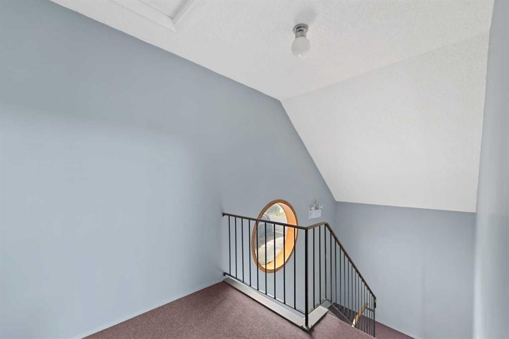 2312 1 Street Nw, Calgary, AB - Indoor Photo Showing Other Room