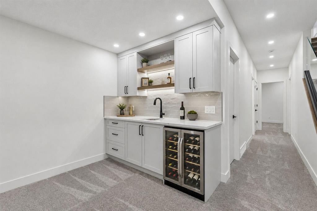 1810 19 Avenue Nw, Calgary, AB - Indoor