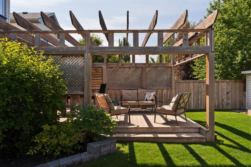 36 Cranfield Manor Se, Calgary, AB - Outdoor