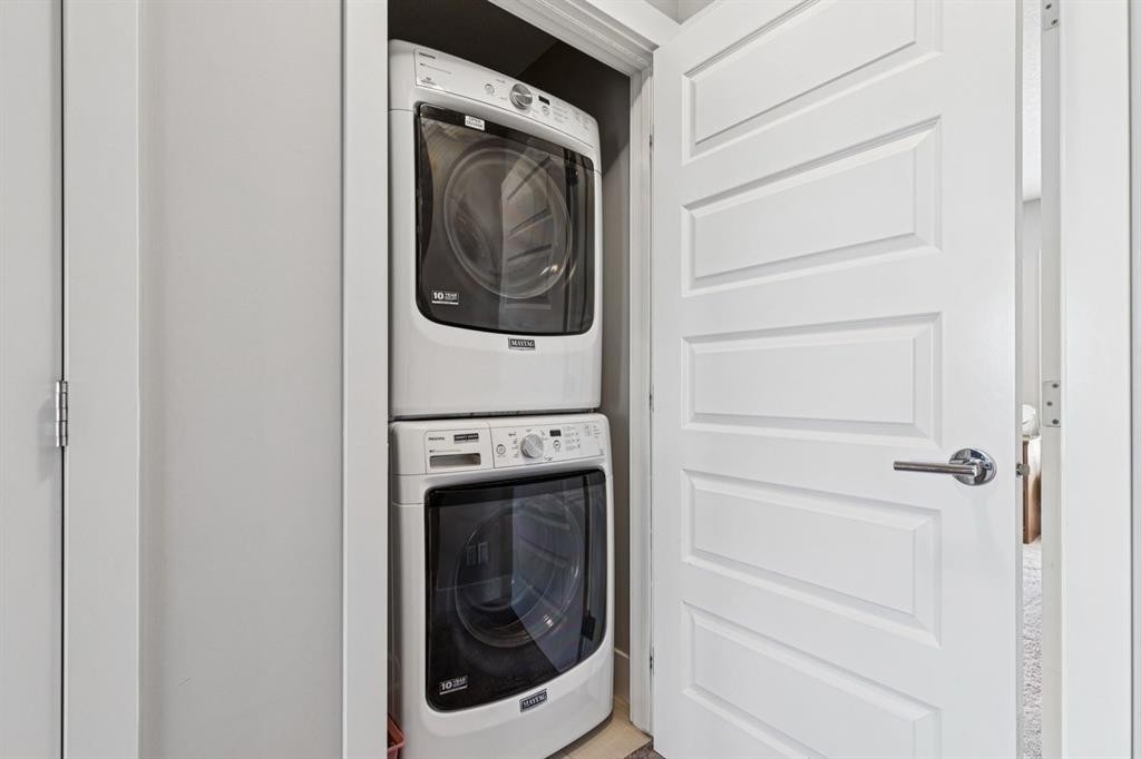 6 Quarry Lane Se, Calgary, AB - Indoor Photo Showing Laundry Room