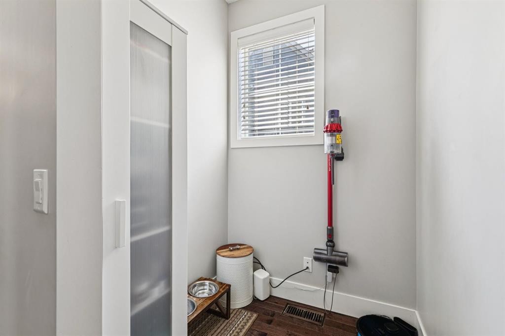 6 Quarry Lane Se, Calgary, AB - Indoor Photo Showing Other Room