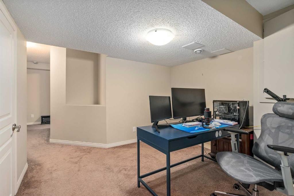240 Elgin Meadows Gardens Se, Calgary, AB - Indoor Photo Showing Office
