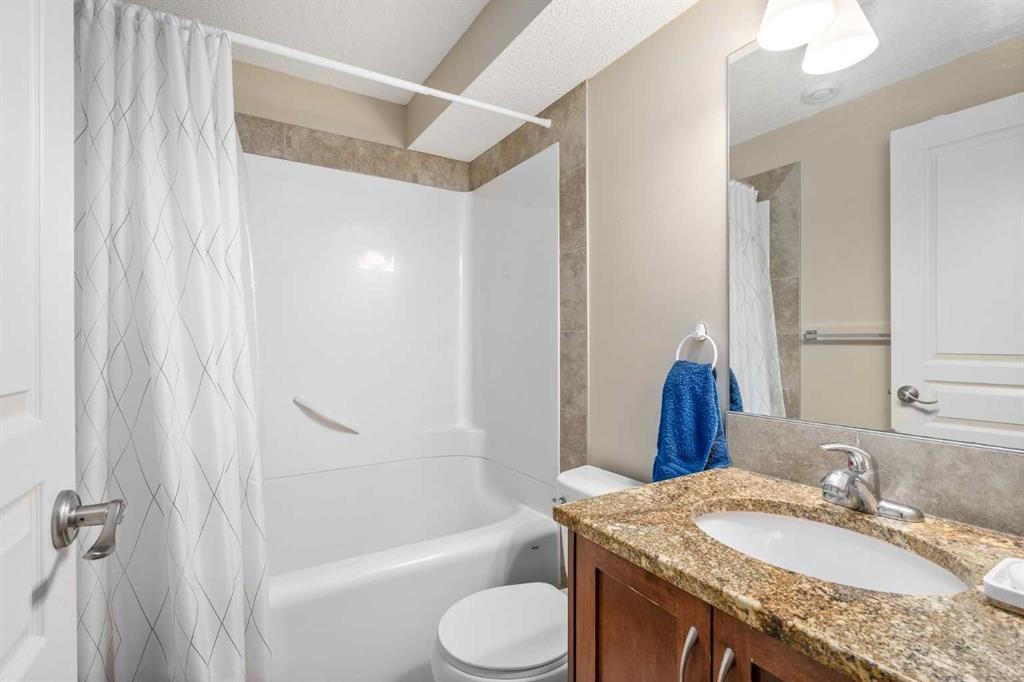 240 Elgin Meadows Gardens Se, Calgary, AB - Indoor Photo Showing Bathroom