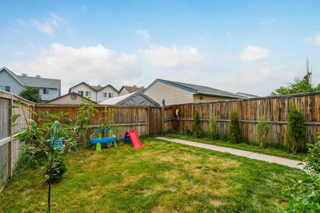 240 Elgin Meadows Gardens Se, Calgary, AB - Outdoor