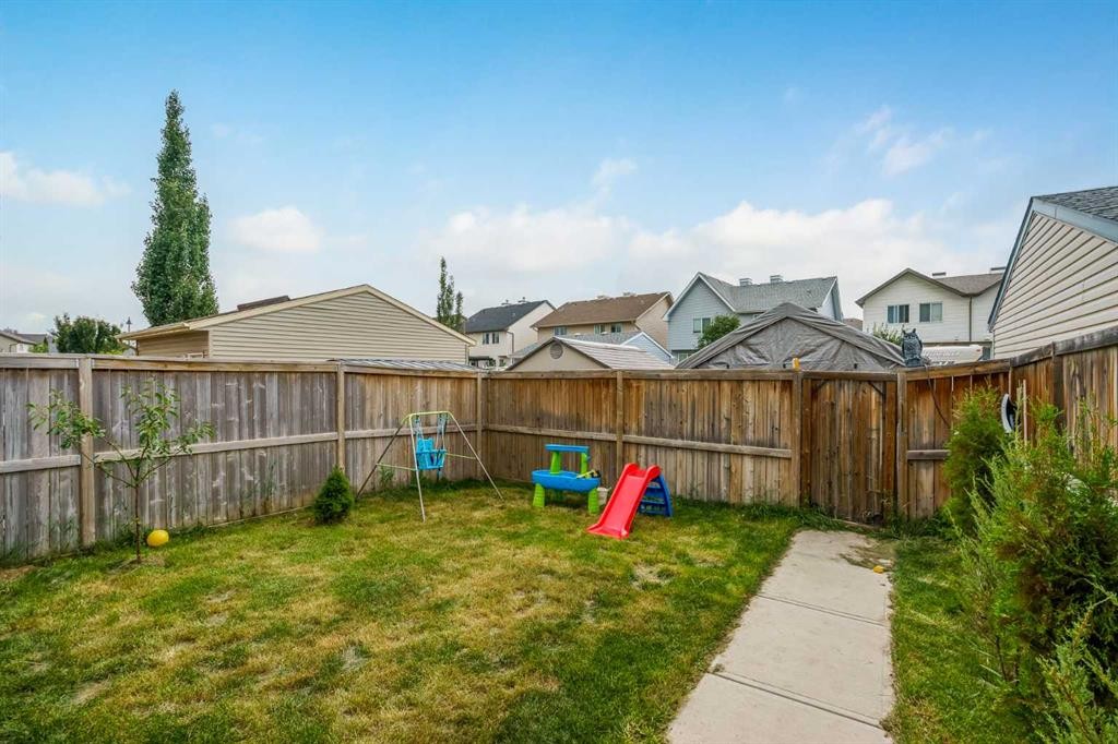 240 Elgin Meadows Gardens Se, Calgary, AB - Outdoor