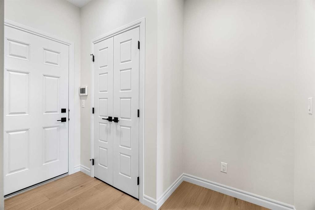 63 Annette Rise Nw, Calgary, AB - Indoor Photo Showing Other Room