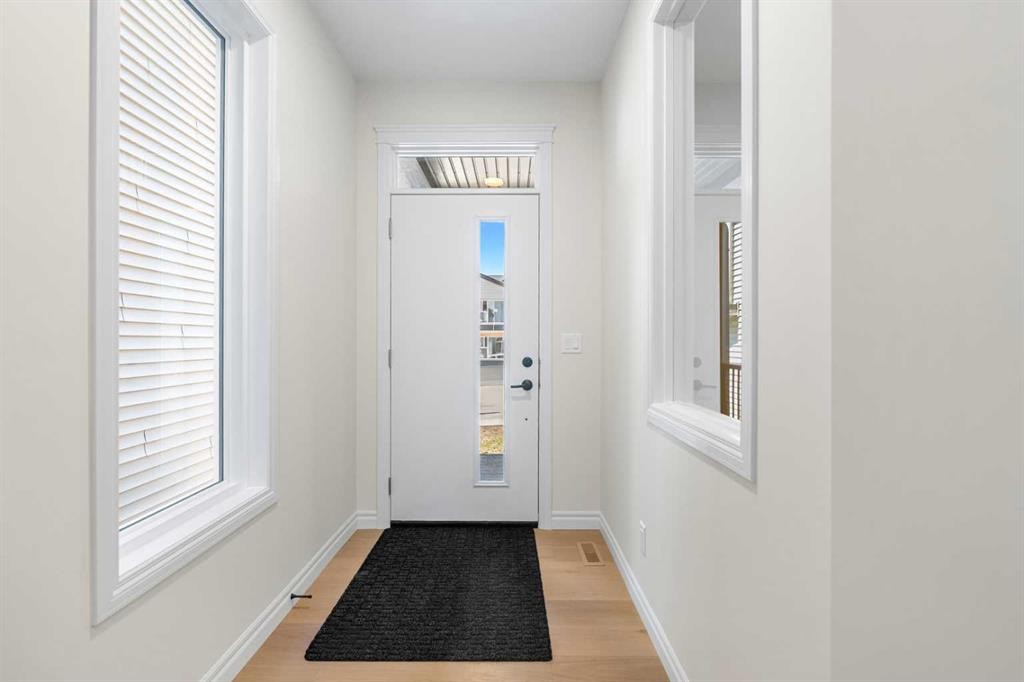 63 Annette Rise Nw, Calgary, AB - Indoor Photo Showing Other Room