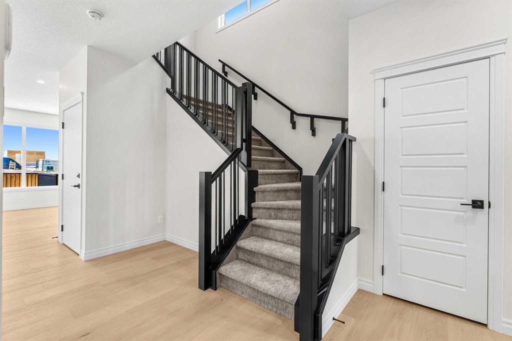 63 Annette Rise Nw, Calgary, AB - Indoor Photo Showing Other Room