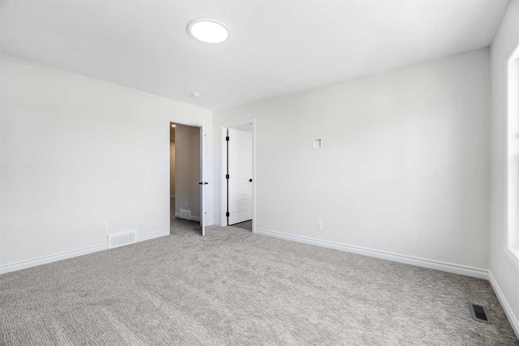 63 Annette Rise Nw, Calgary, AB - Indoor Photo Showing Other Room