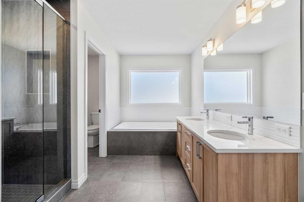 63 Annette Rise Nw, Calgary, AB - Indoor Photo Showing Bathroom