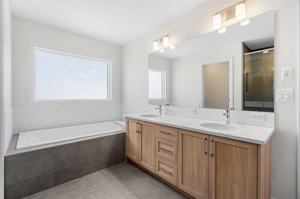 63 Annette Rise Nw, Calgary, AB - Indoor Photo Showing Bathroom