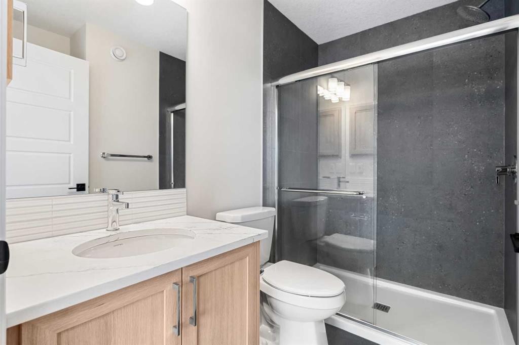 63 Annette Rise Nw, Calgary, AB - Indoor Photo Showing Bathroom