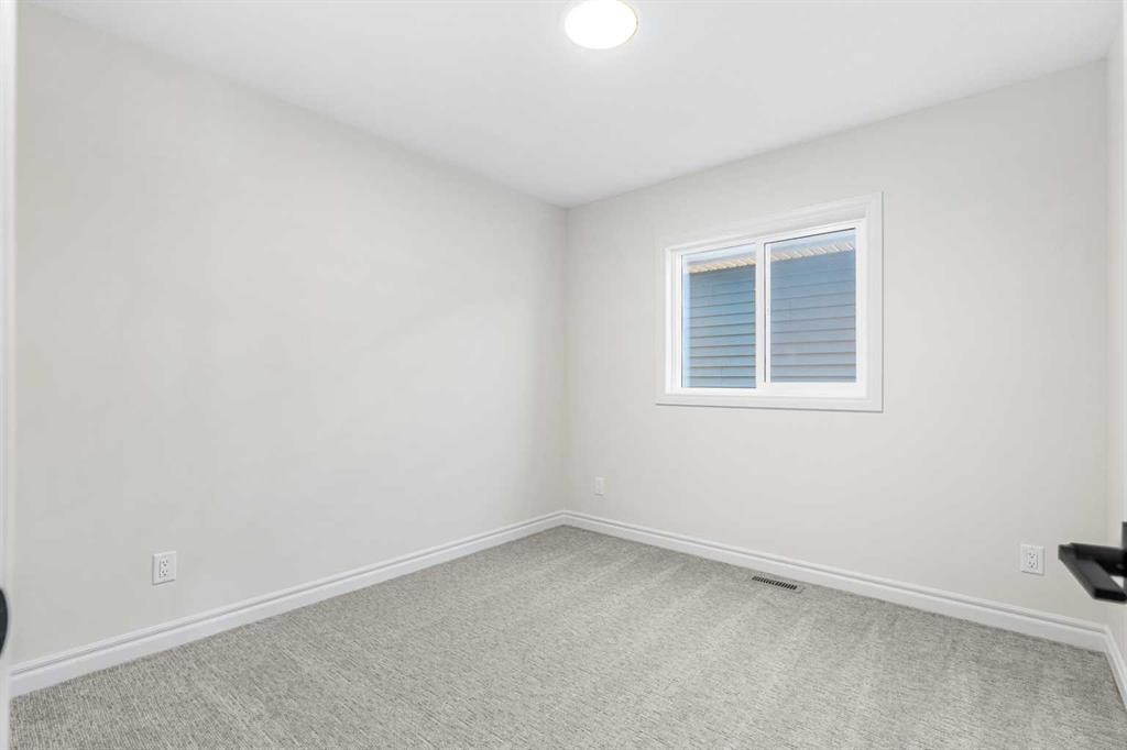 63 Annette Rise Nw, Calgary, AB - Indoor Photo Showing Other Room