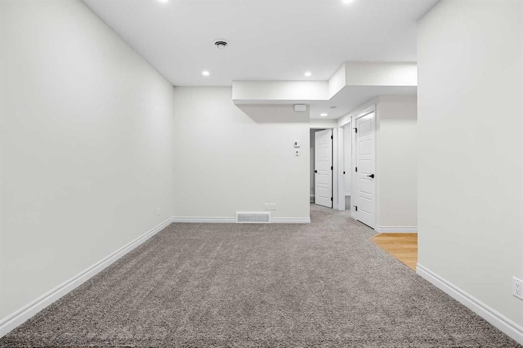 63 Annette Rise Nw, Calgary, AB - Indoor Photo Showing Other Room