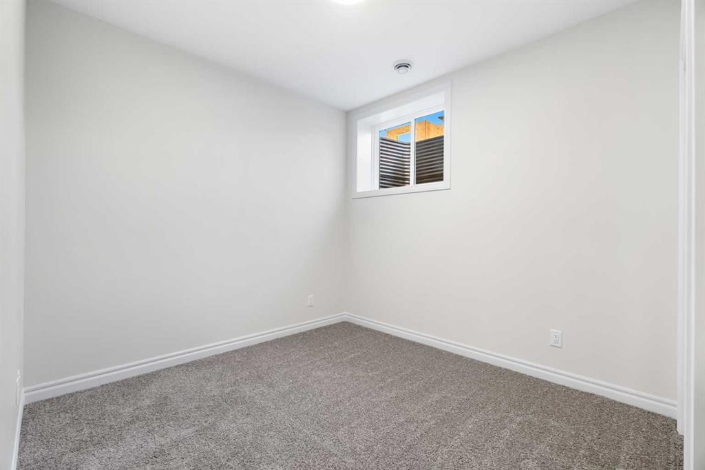 63 Annette Rise Nw, Calgary, AB - Indoor Photo Showing Other Room
