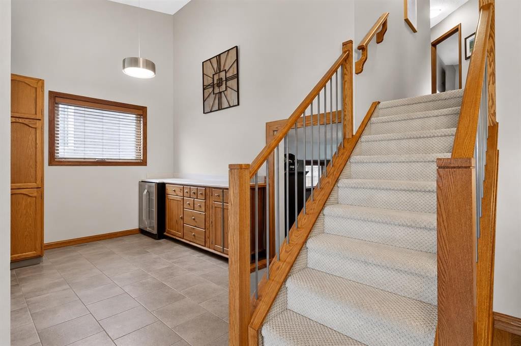 8 Erin Meadow Way Se, Calgary, AB - Indoor Photo Showing Other Room