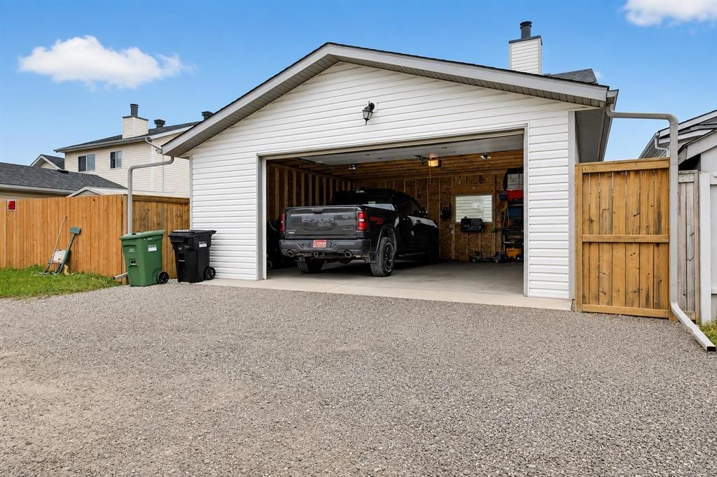 8 Erin Meadow Way Se, Calgary, AB - Outdoor With Exterior