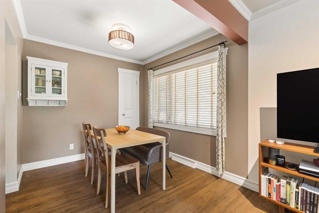 5919 Thornton Road Nw, Calgary, AB - Indoor Photo Showing Dining Room