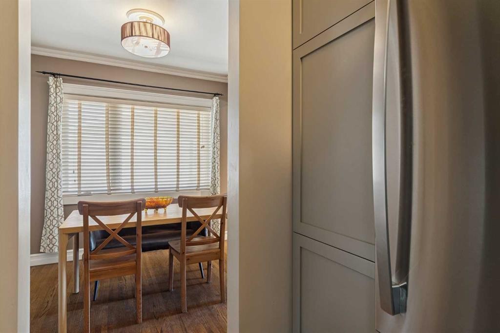 5919 Thornton Road Nw, Calgary, AB - Indoor