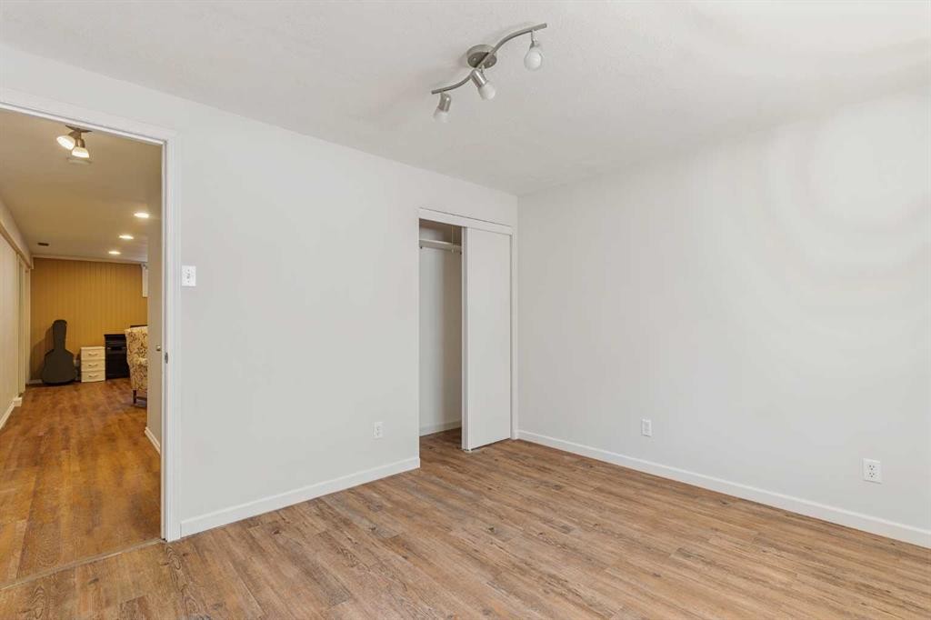 5919 Thornton Road Nw, Calgary, AB - Indoor Photo Showing Other Room