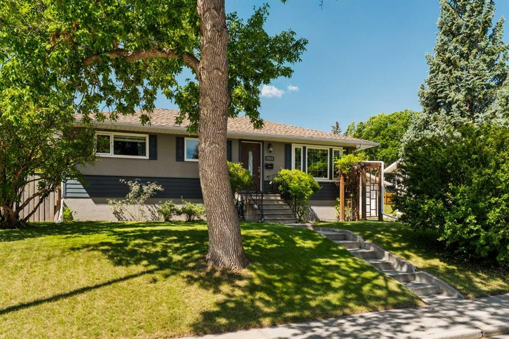 5919 Thornton Road Nw, Calgary, AB - Outdoor