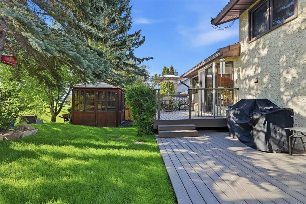 149 Edgehill Drive Nw, Calgary, AB - Outdoor With Deck Patio Veranda