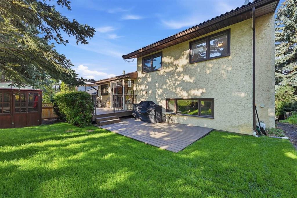 149 Edgehill Drive Nw, Calgary, AB - Outdoor