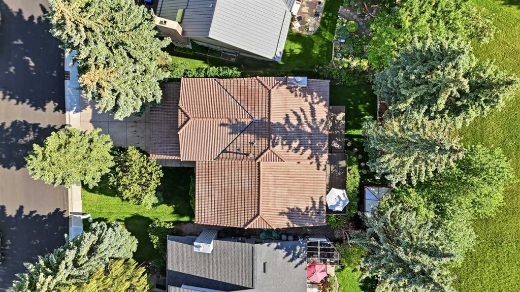 149 Edgehill Drive Nw, Calgary, AB - Outdoor
