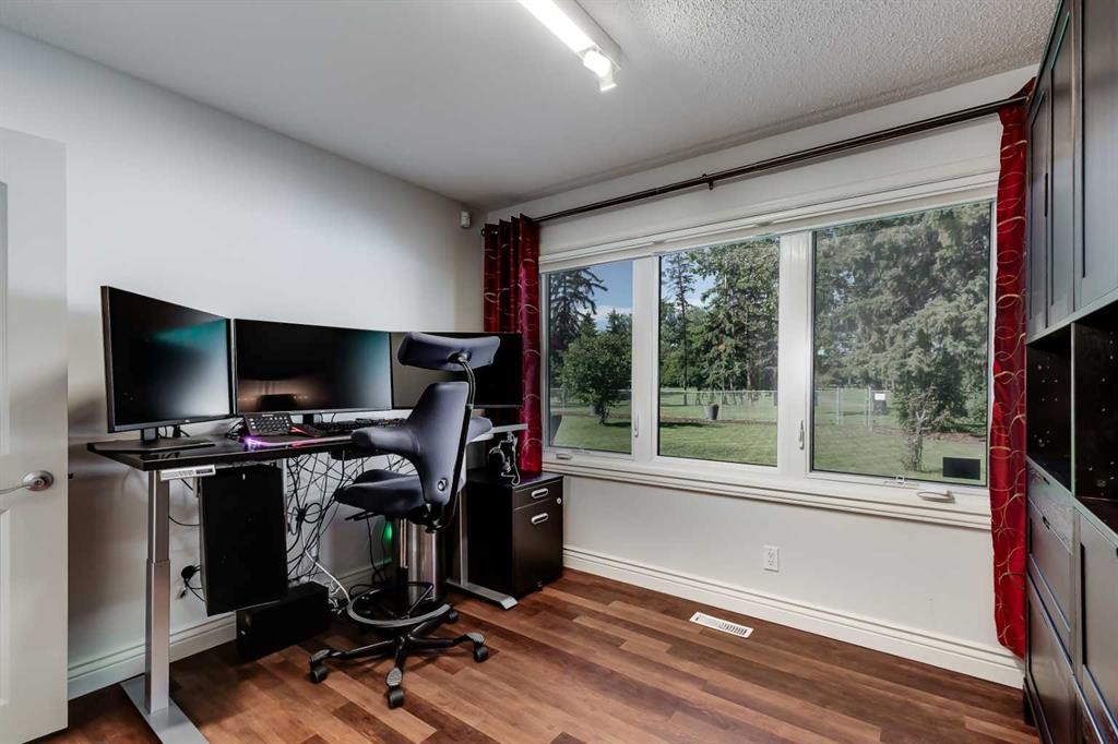 10907 Willowfern Drive Se, Calgary, AB - Indoor Photo Showing Office