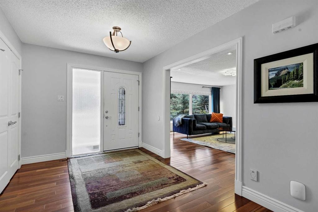 10907 Willowfern Drive Se, Calgary, AB - Indoor Photo Showing Other Room