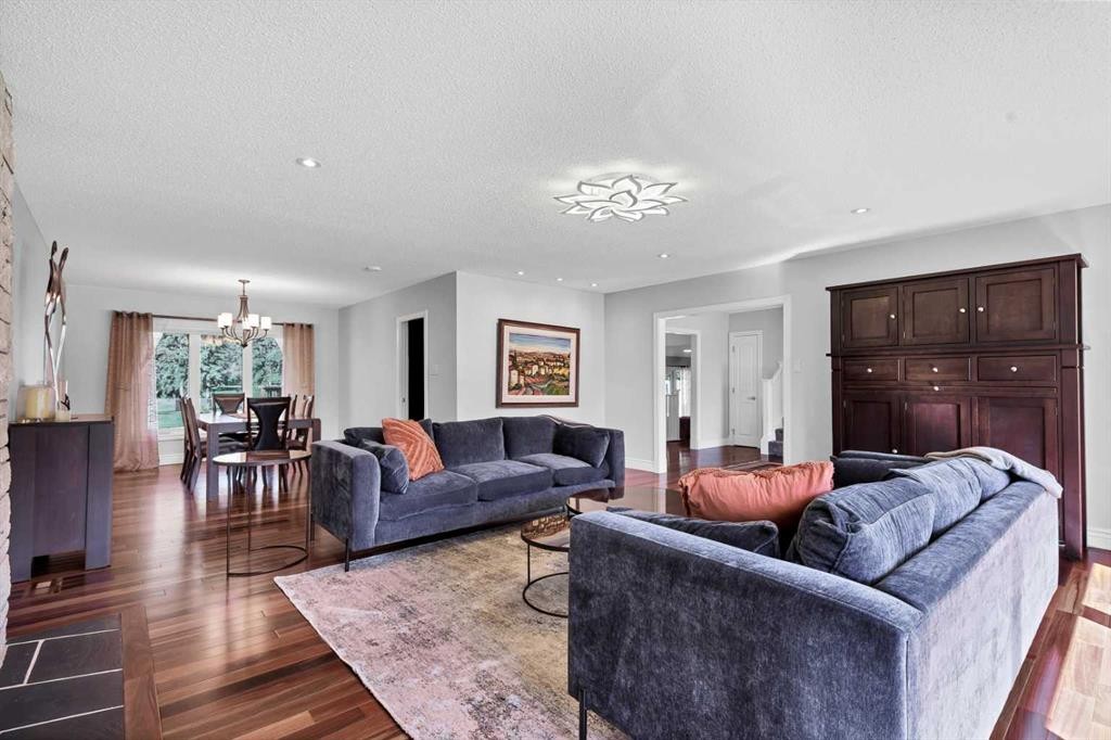 10907 Willowfern Drive Se, Calgary, AB - Indoor Photo Showing Living Room