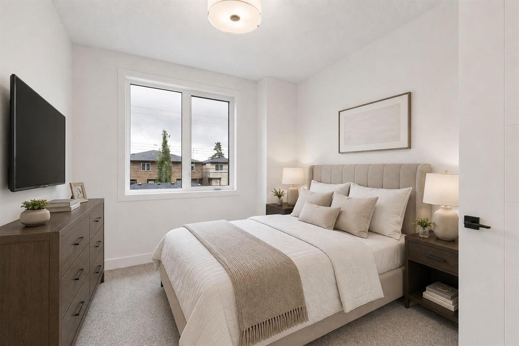 1812 19 Avenue Nw, Calgary, AB - Indoor Photo Showing Bedroom
