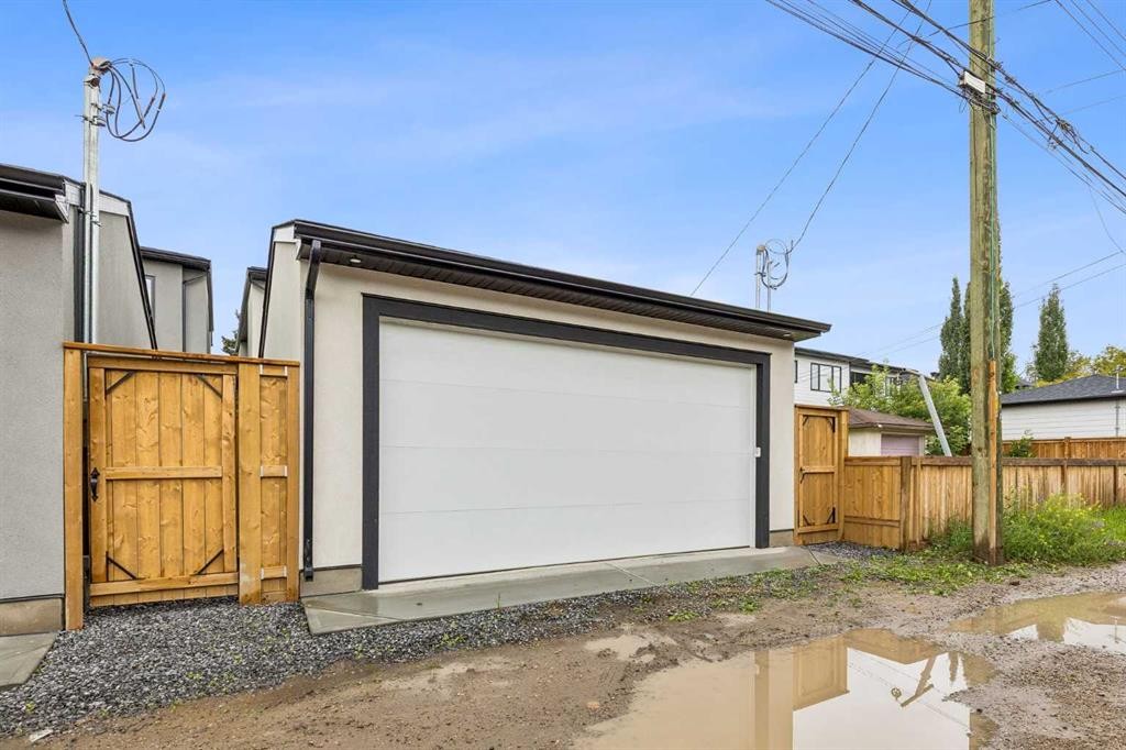 1812 19 Avenue Nw, Calgary, AB - Outdoor With Exterior