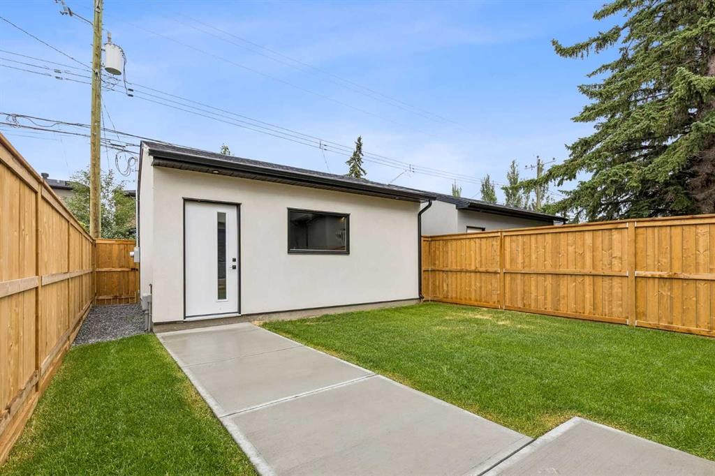 1812 19 Avenue Nw, Calgary, AB - Outdoor