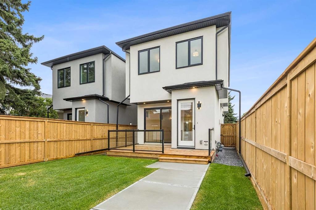 1812 19 Avenue Nw, Calgary, AB - Outdoor