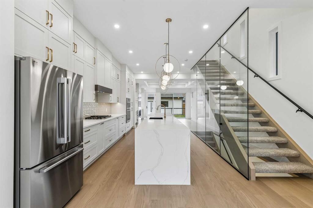 1812 19 Avenue Nw, Calgary, AB - Indoor Photo Showing Kitchen With Upgraded Kitchen