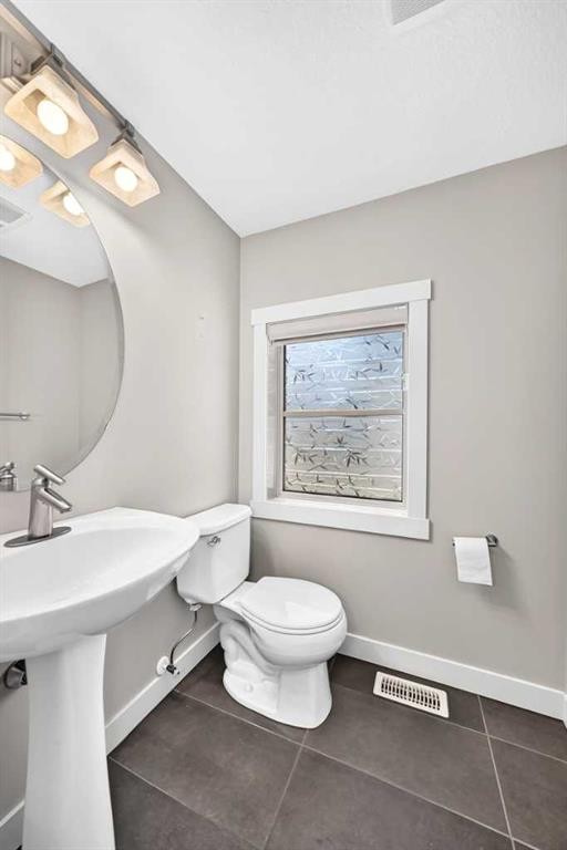 57 Aspen Hills Common Sw, Calgary, AB - Indoor Photo Showing Bathroom