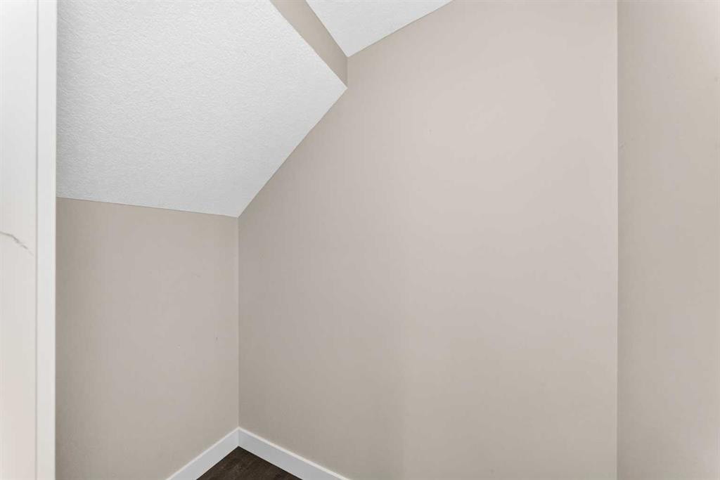 57 Aspen Hills Common Sw, Calgary, AB - Indoor Photo Showing Other Room