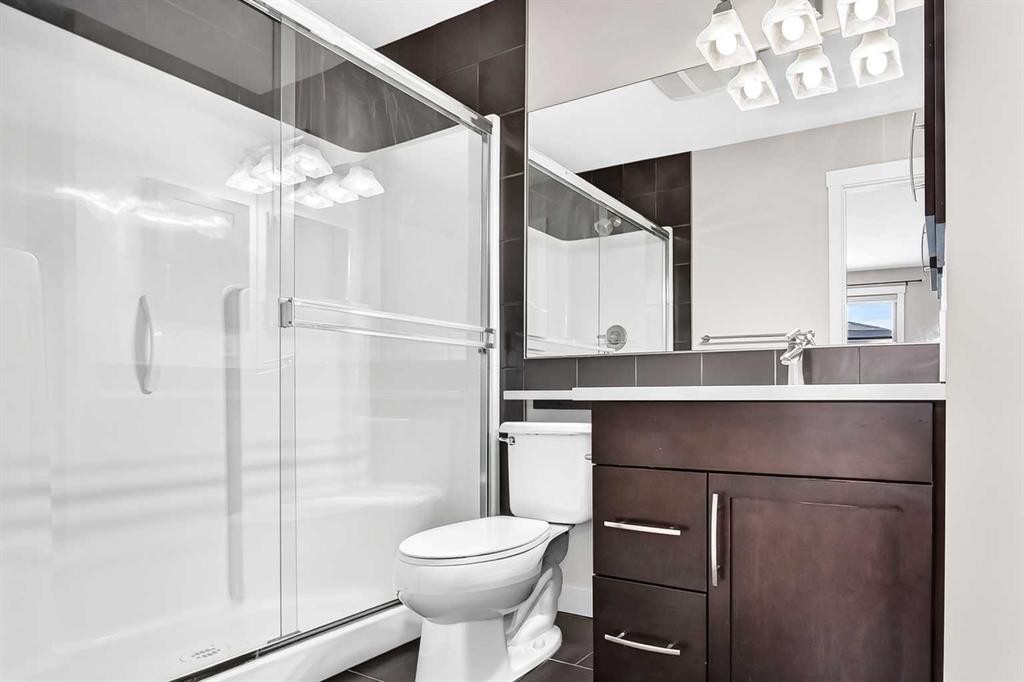 57 Aspen Hills Common Sw, Calgary, AB - Indoor Photo Showing Bathroom