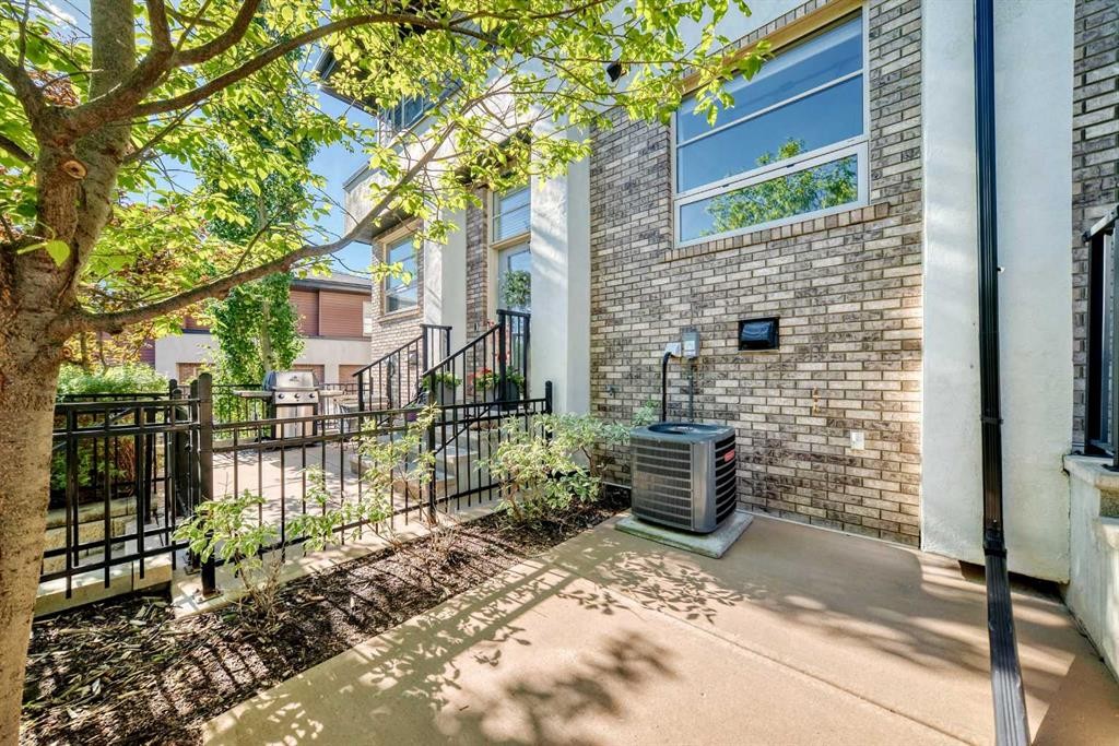 57 Aspen Hills Common Sw, Calgary, AB - Outdoor