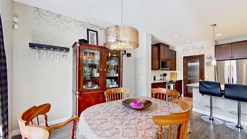 31 Ravenslea Crescent Se, Airdrie, AB - Indoor Photo Showing Dining Room