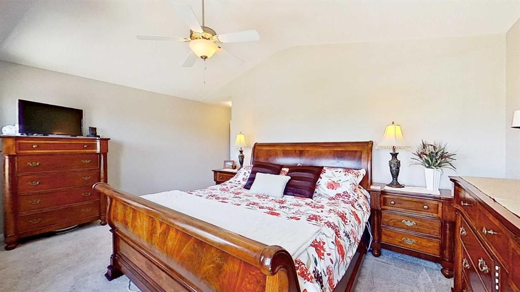 31 Ravenslea Crescent Se, Airdrie, AB - Indoor Photo Showing Bedroom