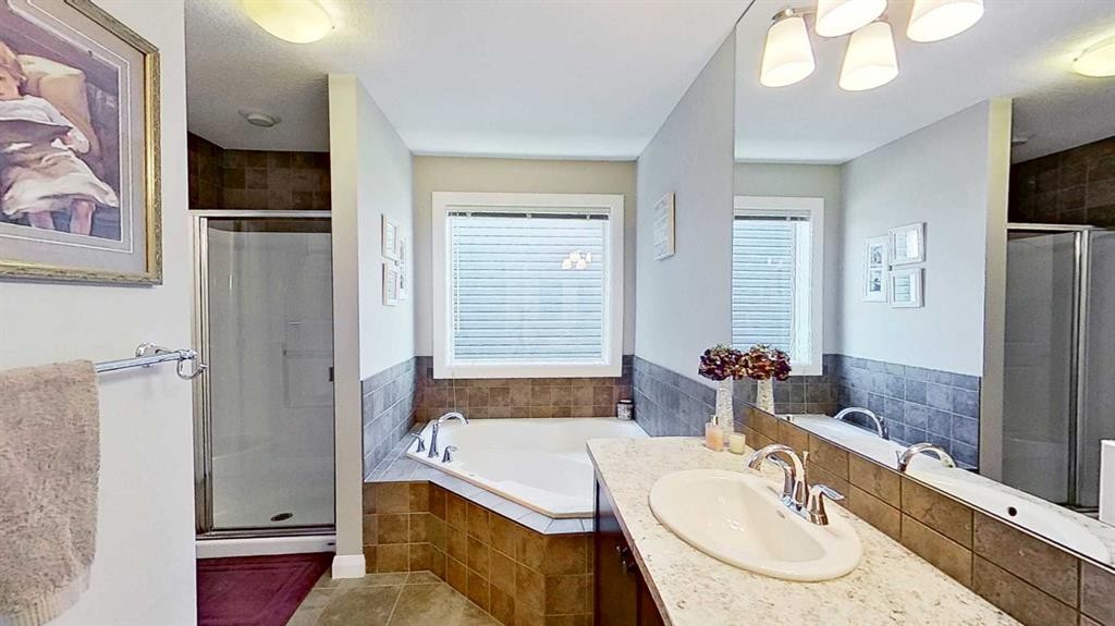 31 Ravenslea Crescent Se, Airdrie, AB - Indoor Photo Showing Bathroom