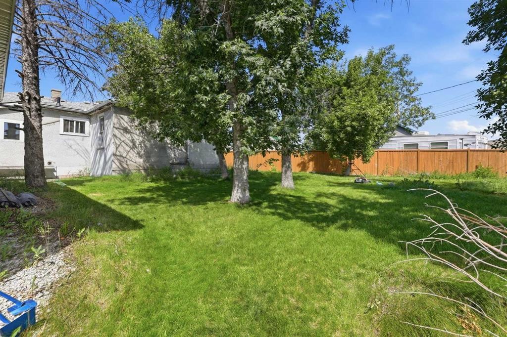 7244 Ogden Road Se, Calgary, AB - Outdoor