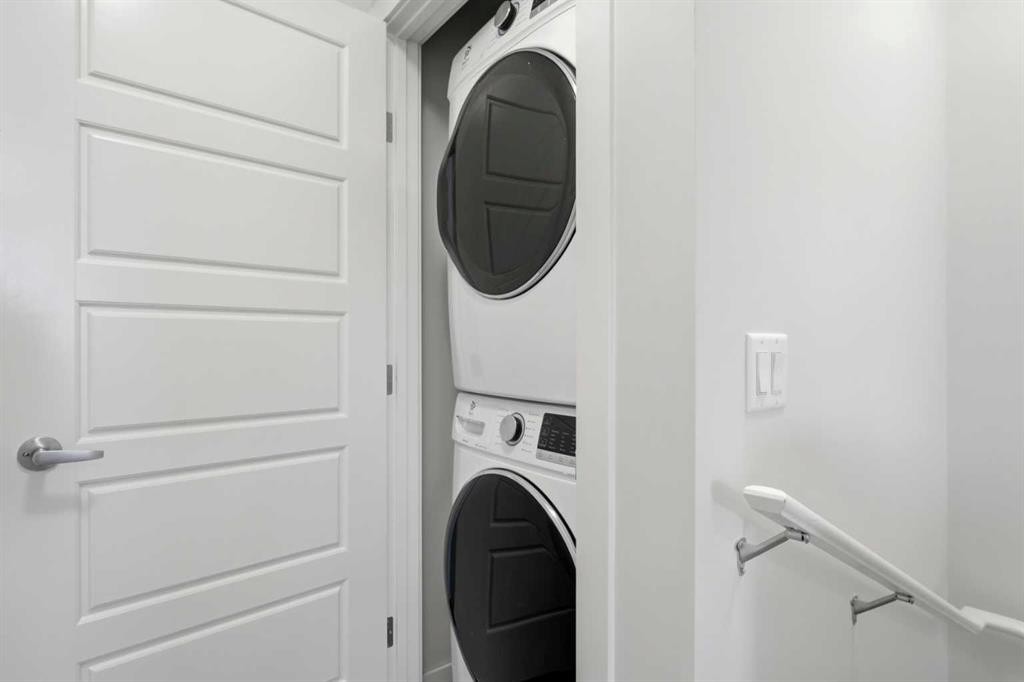 412 Cranbrook Square Se, Calgary, AB - Indoor Photo Showing Laundry Room