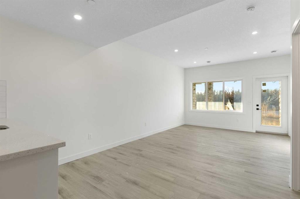 25 St. Andrews Close, Lyalta, AB - Indoor Photo Showing Other Room